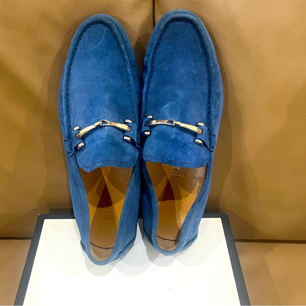 Authentic Gucci Drivers shoe in Excellent condition. Size 9